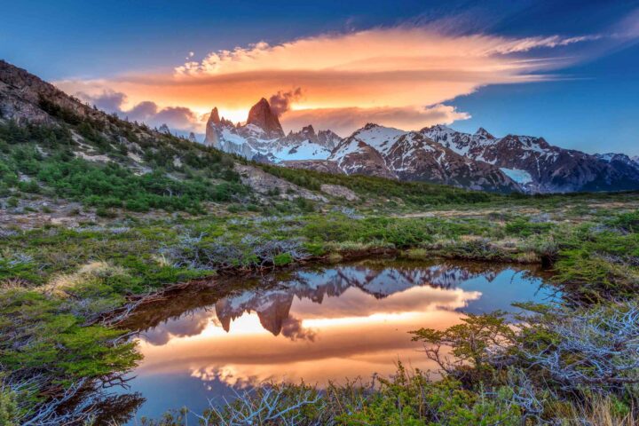 Scenic sunset view of Mt Fitz Roy.