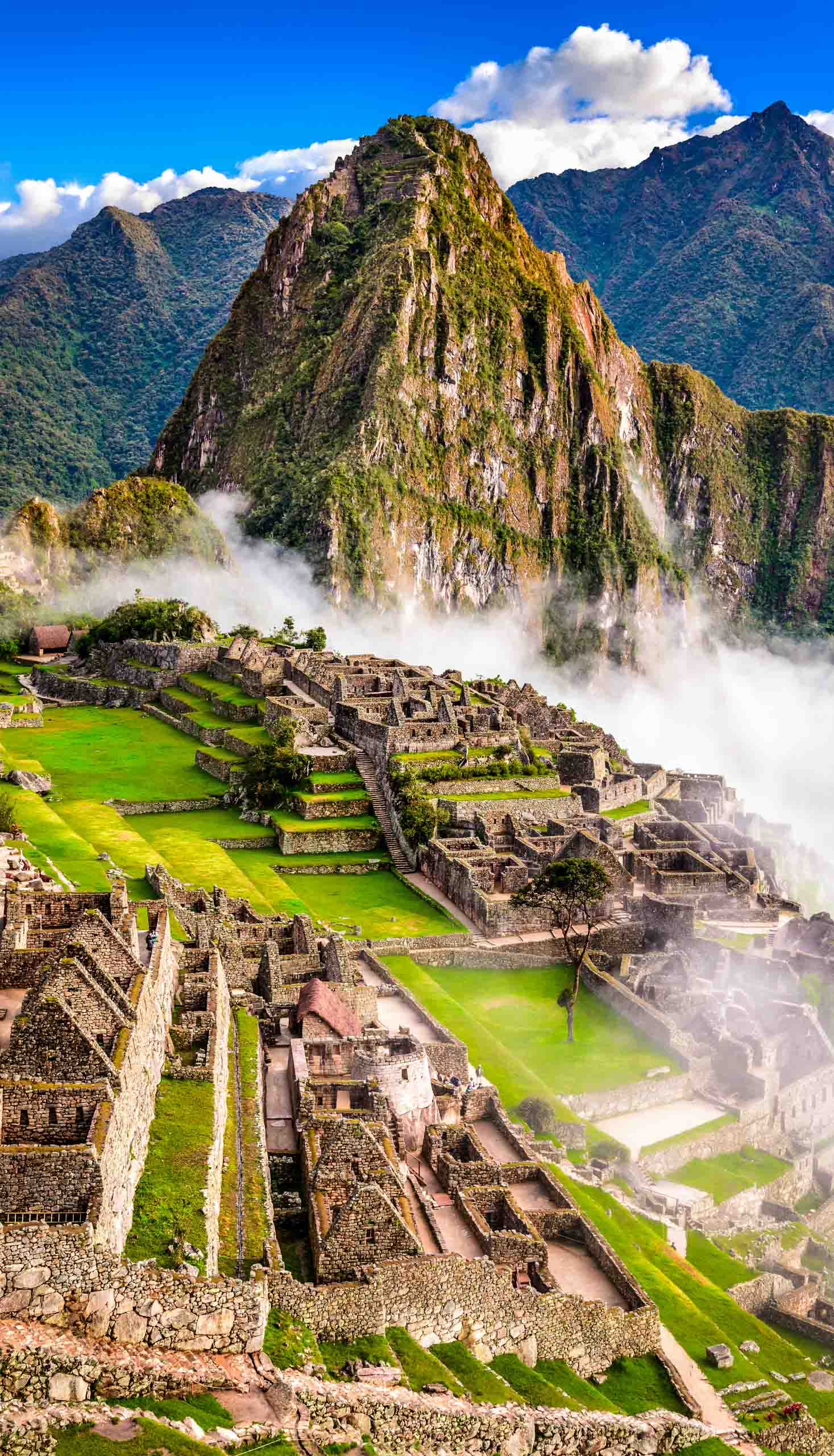 Ruins of Inca Empire city in Macchu Picchu.