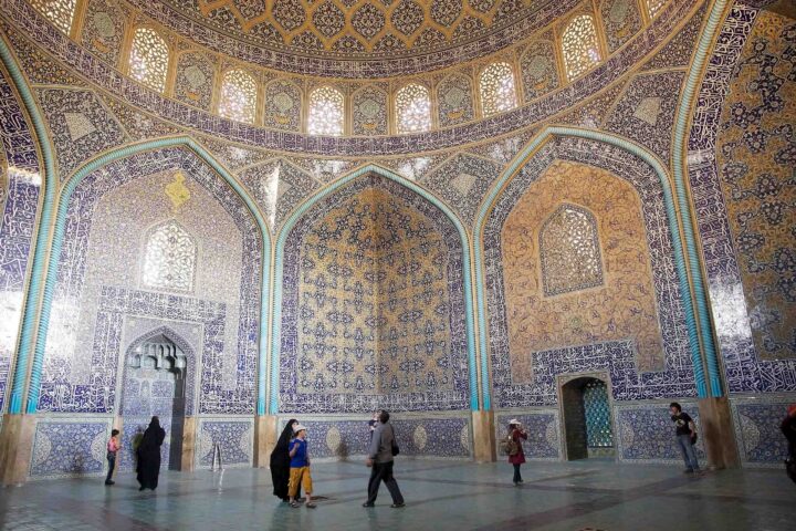 Sheik Lotfollah mosque interior.